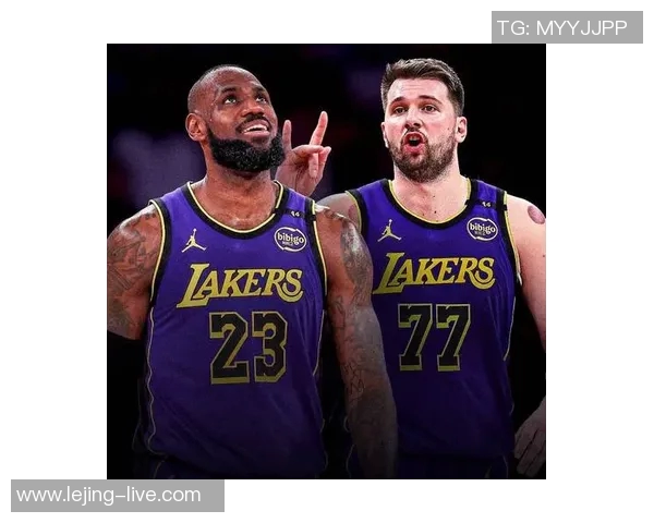 日本性感女星昨日现身湖人主场穿东契奇球衣引发热议