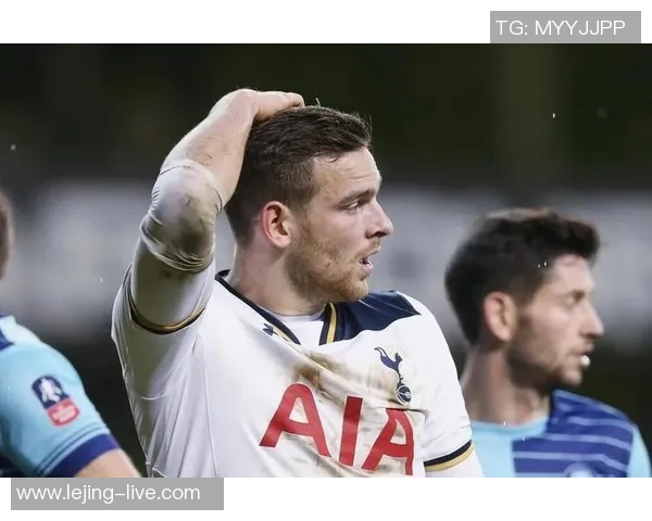 全市场消息称加拉塔萨雷冬窗欲引进卢克曼并准备丰厚合同