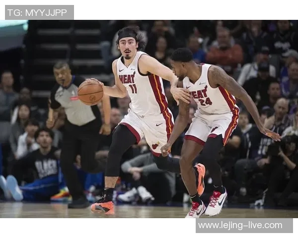 哈克斯称赞阿德巴约复出助球队稳定阵脚感到非常开心