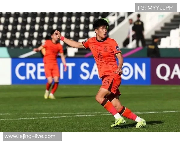 彭啸逆足爆射破门后模仿贝林厄姆庆祝引发全场欢呼