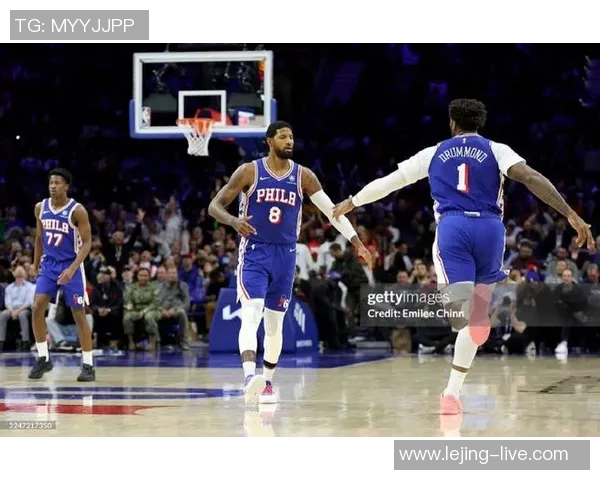 科尔赛前强调防守乔治暂停时温柔提醒球员专注 科尔赛前强调防守乔治暂停时温柔提醒球员专注